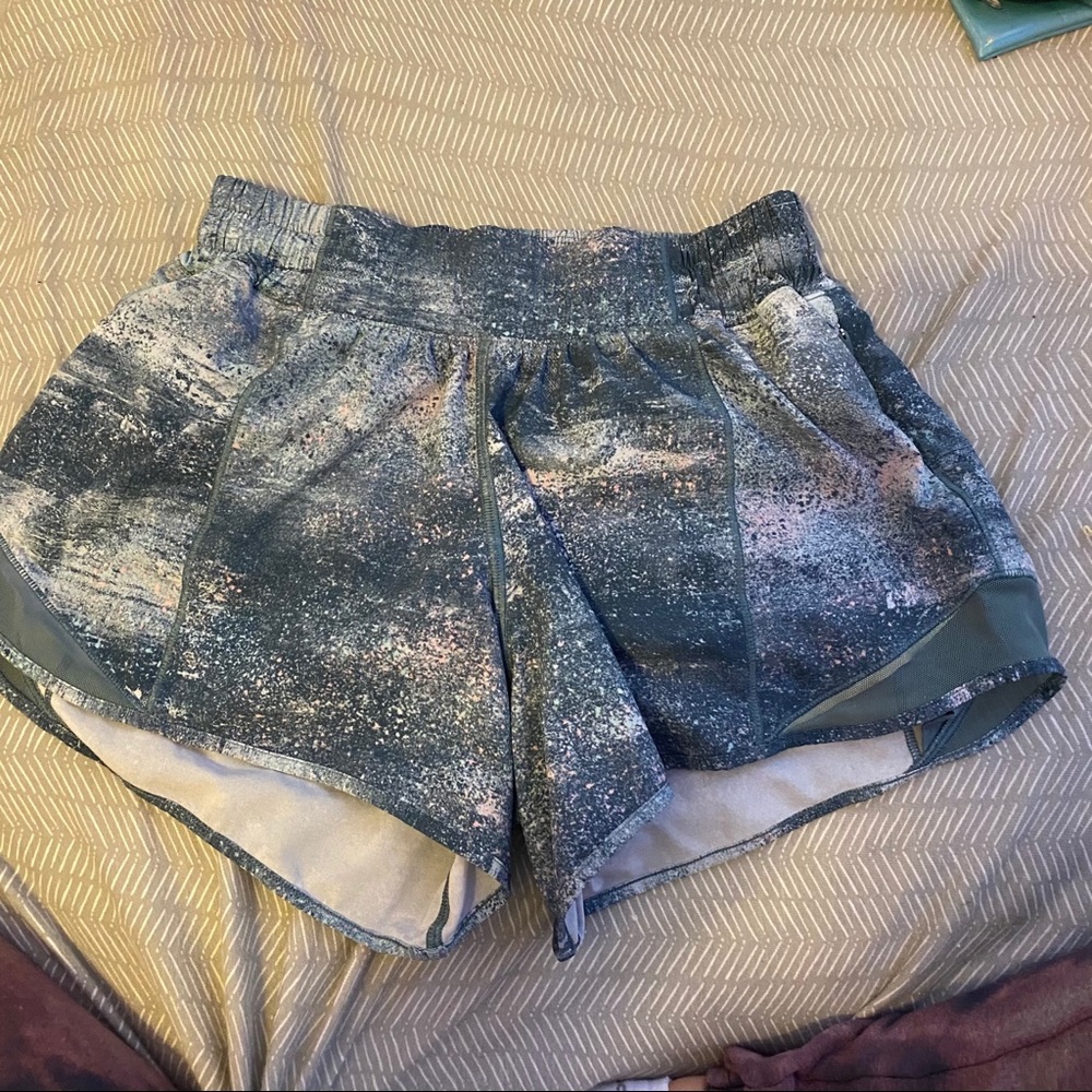 lululemon hotty hot shorts size 4